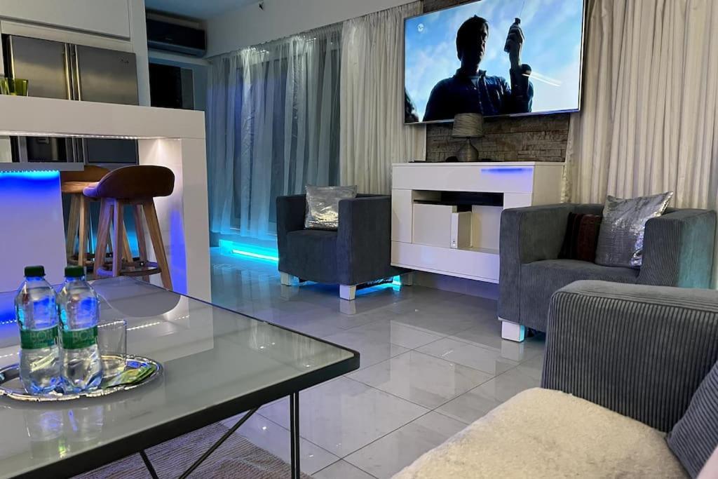 Nice Life - Luxury Apartment In The Old Town. Bratislava Bagian luar foto