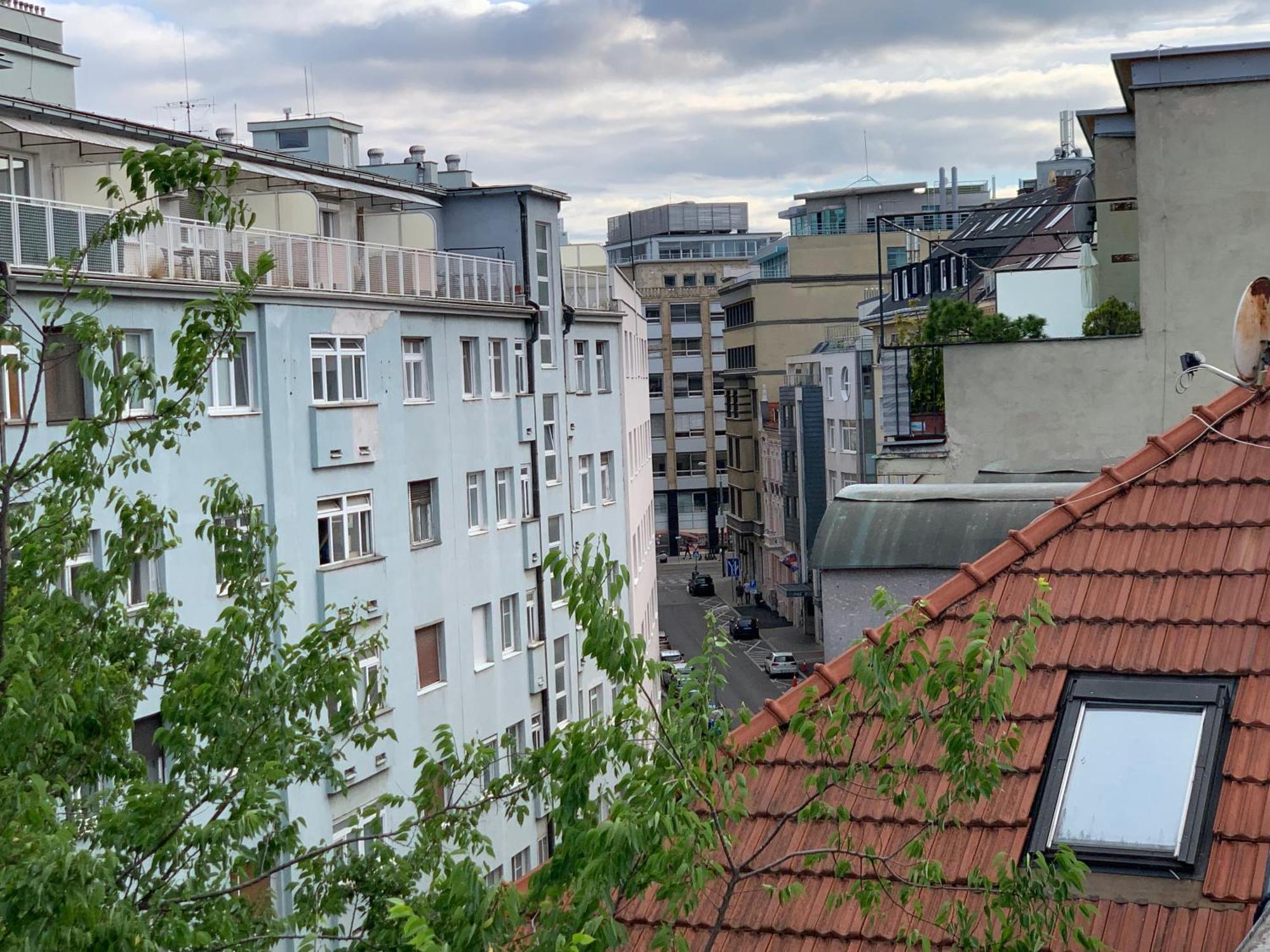 Nice Life - Luxury Apartment In The Old Town. Bratislava Bagian luar foto